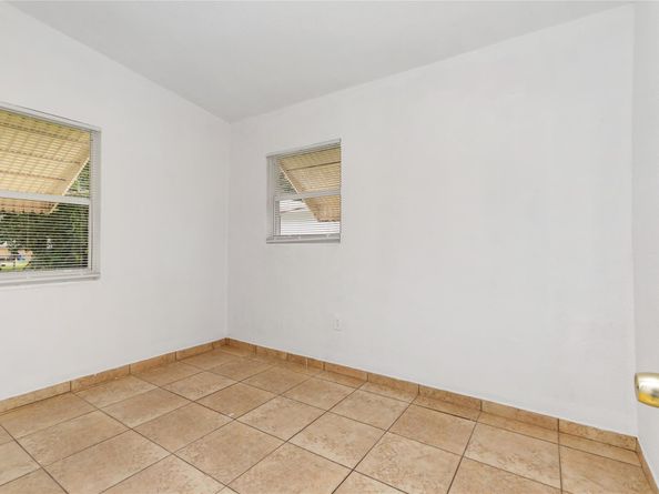 3701 SW 43rd Ave, West Park FL 33023
