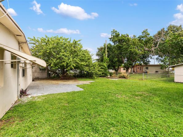 3701 SW 43rd Ave, West Park FL 33023