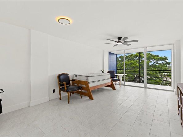 112 Royal Park Drive 4b, Oakland Park FL 33309