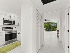 112 Royal Park Drive 4b, Oakland Park FL 33309