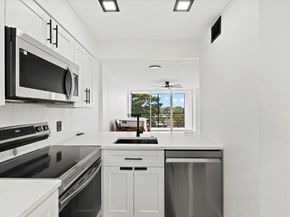 112 Royal Park Drive 4b, Oakland Park FL 33309