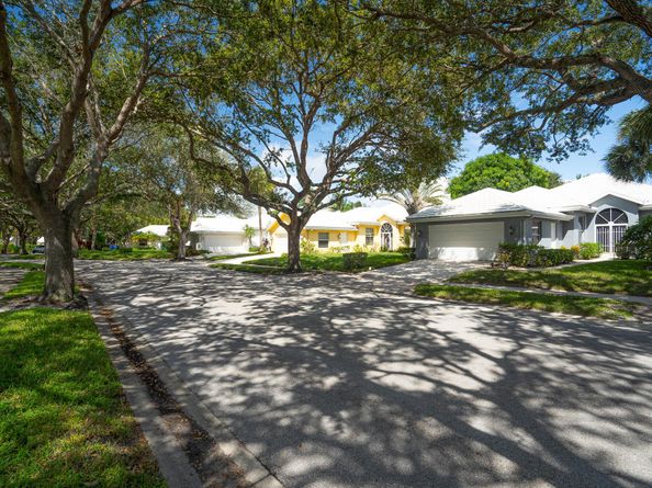 960 Bear Island Circle, West Palm Beach FL 33409