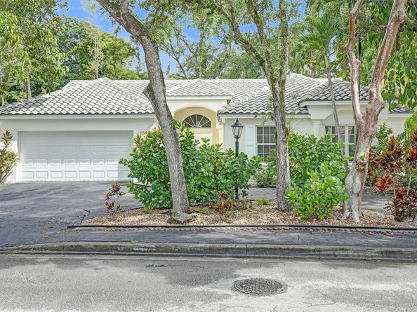 3564 Sanctuary Dr, Coral Springs FL 33065