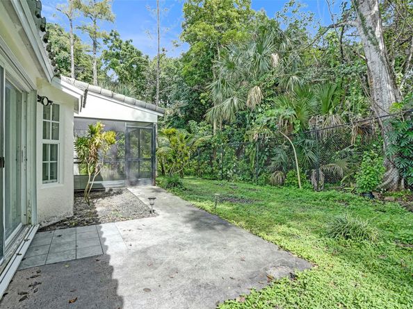 3564 Sanctuary Dr, Coral Springs FL 33065