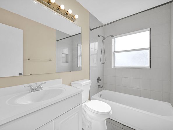 3260 Coral Ridge Dr 3260, Coral Springs FL 33065