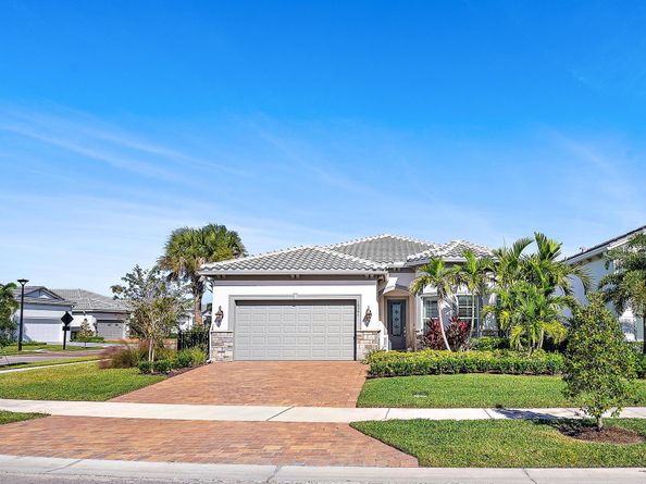 10361 Northbrook Circle, Palm Beach Gardens FL 33412