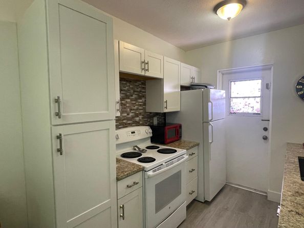 1117 Lake Terrace F207, Boynton Beach FL 33426