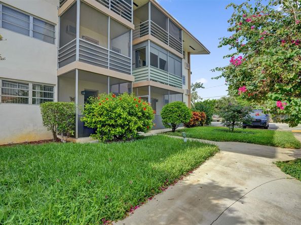 17001 NE 13th Ave 104, Miami FL 33162