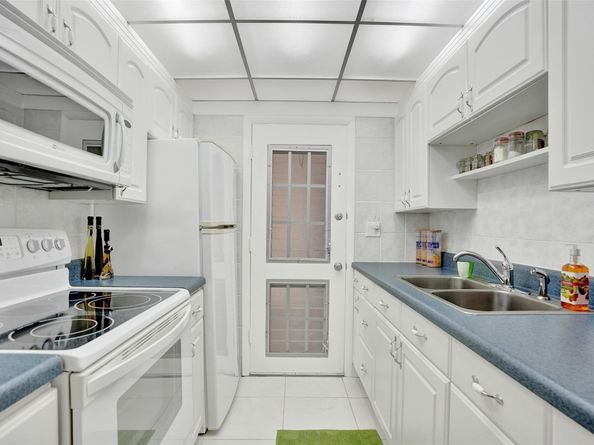 17001 NE 13th Ave 104, Miami FL 33162