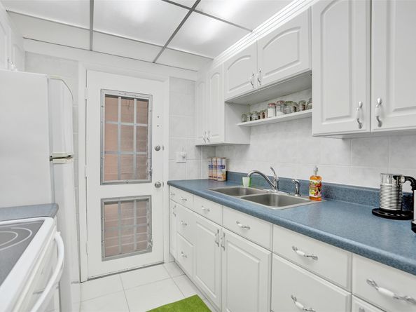 17001 NE 13th Ave 104, Miami FL 33162