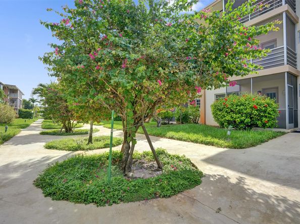 17001 NE 13th Ave 104, Miami FL 33162