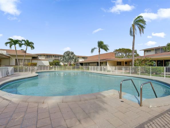 17001 NE 13th Ave 104, Miami FL 33162