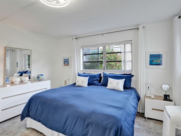 17001 NE 13th Ave 104, Miami FL 33162