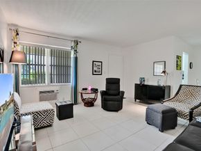 17001 NE 13th Ave 104, Miami FL 33162