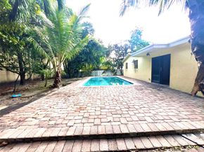 6000 NW 41st Ter, North Lauderdale FL 33319