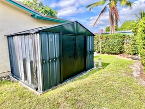 10571 Sunset Strip, Sunrise FL 33322