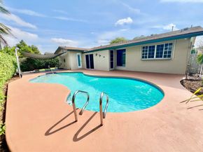 10571 Sunset Strip, Sunrise FL 33322