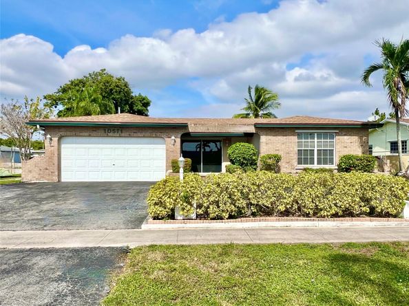 10571 Sunset Strip, Sunrise FL 33322