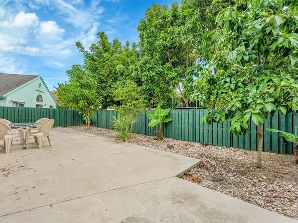 1219 Scioto Rd, North Lauderdale FL 33068