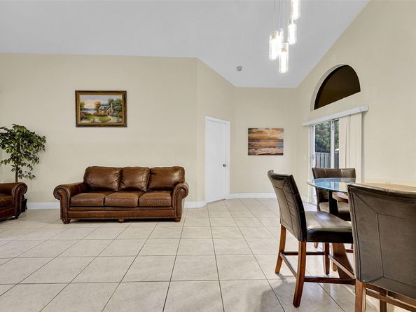 1219 Scioto Rd, North Lauderdale FL 33068