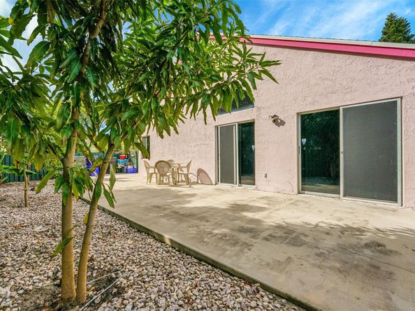 1219 Scioto Rd, North Lauderdale FL 33068