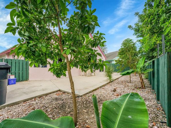 1219 Scioto Rd, North Lauderdale FL 33068