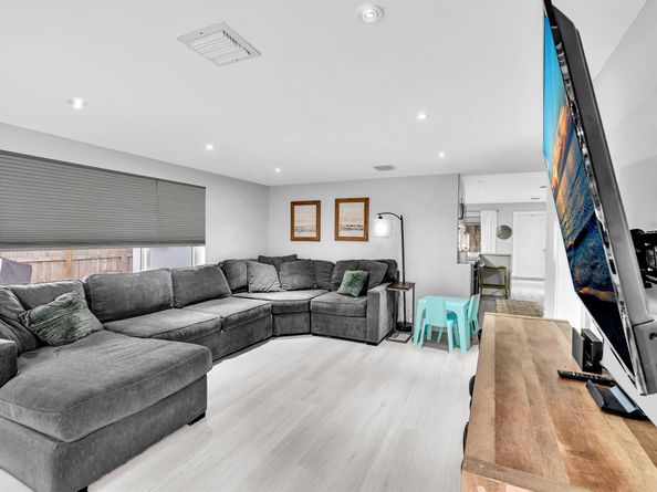 81 NW 47th Ct, Fort Lauderdale FL 33309