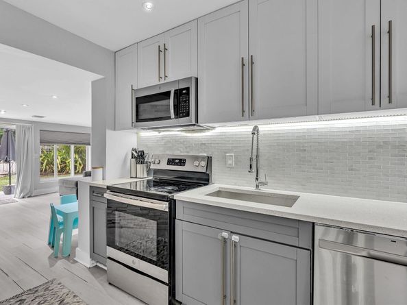 81 NW 47th Ct, Fort Lauderdale FL 33309