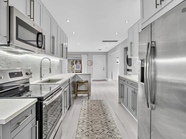 81 NW 47th Ct, Fort Lauderdale FL 33309