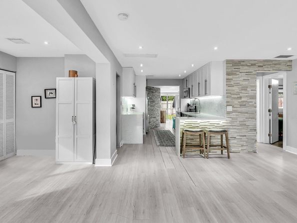 81 NW 47th Ct, Fort Lauderdale FL 33309