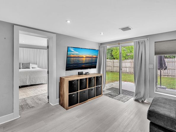 81 NW 47th Ct, Fort Lauderdale FL 33309