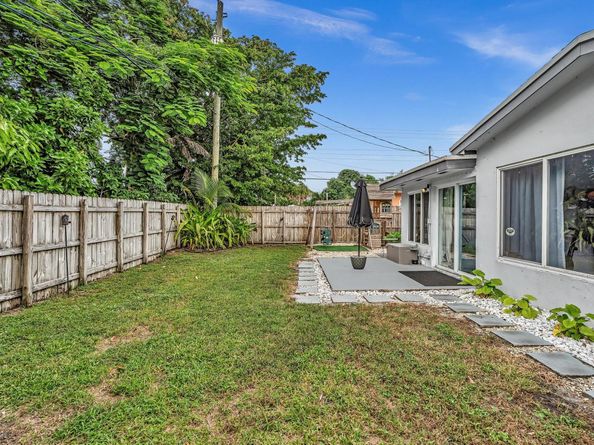 81 NW 47th Ct, Fort Lauderdale FL 33309