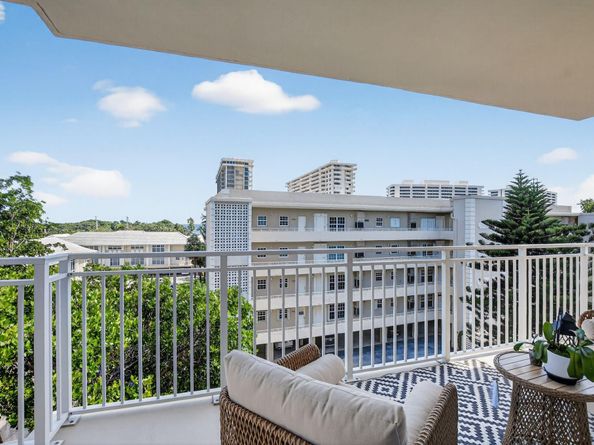 950 De Soto Rd 5A, Boca Raton FL 33432