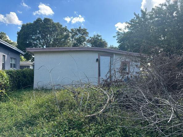 2863 NW 12th Ct, Fort Lauderdale FL 33311