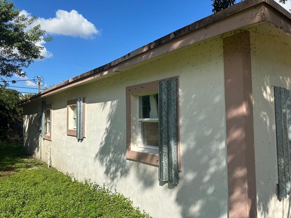 2863 NW 12th Ct, Fort Lauderdale FL 33311