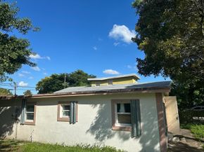 2863 NW 12th Ct, Fort Lauderdale FL 33311