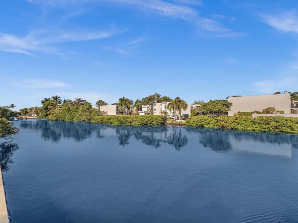 801 NE 18th Ct 103, Fort Lauderdale FL 33305