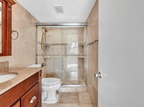 801 NE 18th Ct 103, Fort Lauderdale FL 33305