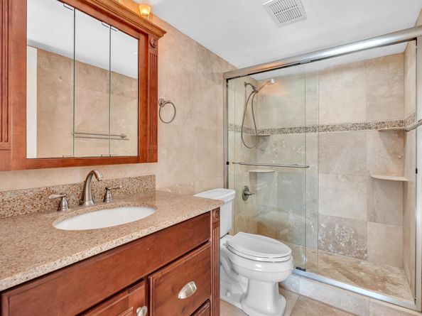 801 NE 18th Ct 103, Fort Lauderdale FL 33305