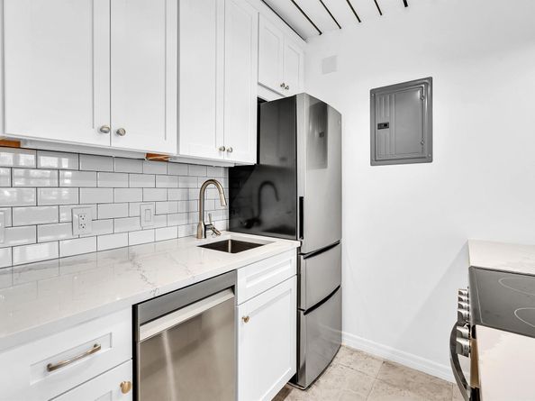 801 NE 18th Ct 103, Fort Lauderdale FL 33305