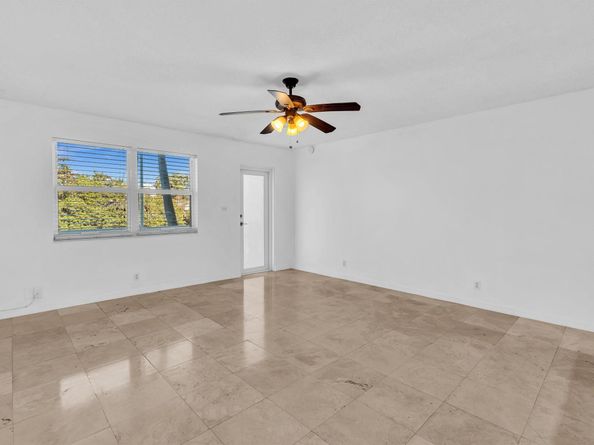 801 NE 18th Ct 103, Fort Lauderdale FL 33305