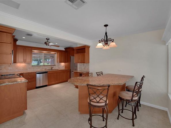 2725 SE 5th Ct, Pompano Beach FL 33062