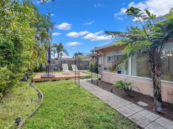 2725 SE 5th Ct, Pompano Beach FL 33062