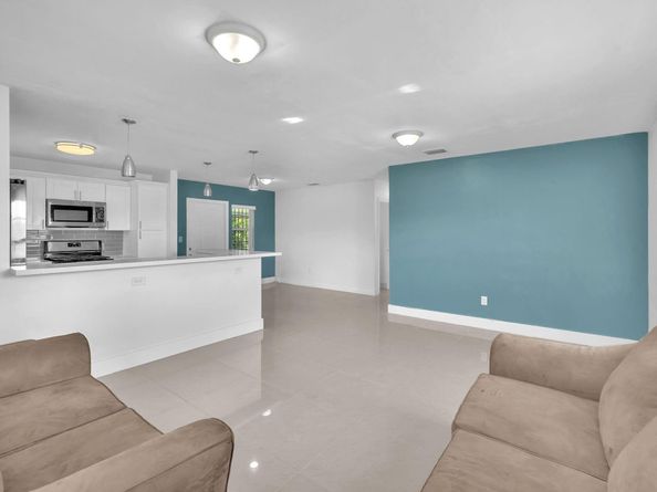 17115 NW 12th Ct, Miami FL 33169