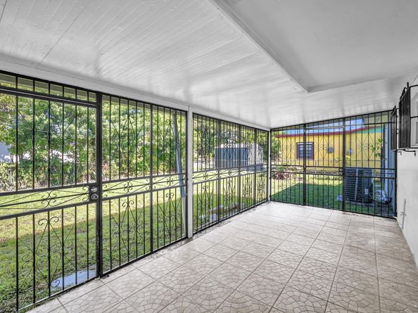 17115 NW 12th Ct, Miami FL 33169