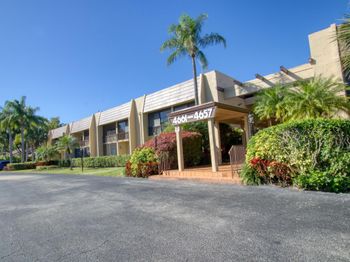 4661 Fountains Drive S