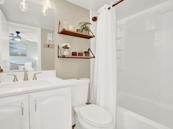 1605 S Us Highway 1 202v5, Jupiter FL 33477