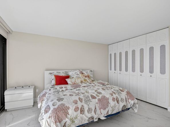 5200 N Flagler Drive SE 2006, West Palm Beach FL 33407