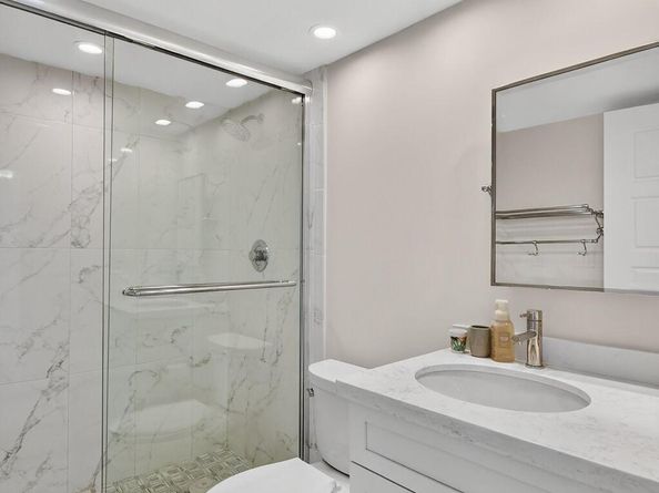 5200 N Flagler Drive SE 2006, West Palm Beach FL 33407