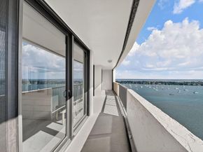 5200 N Flagler Drive SE 2006, West Palm Beach FL 33407